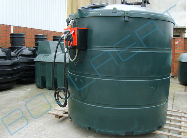5000 liter kunststof mazouttank met dieselpomp (220V) - op tank