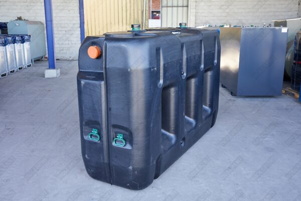 Bovengrondse septische tank kunststof van 3000 liter