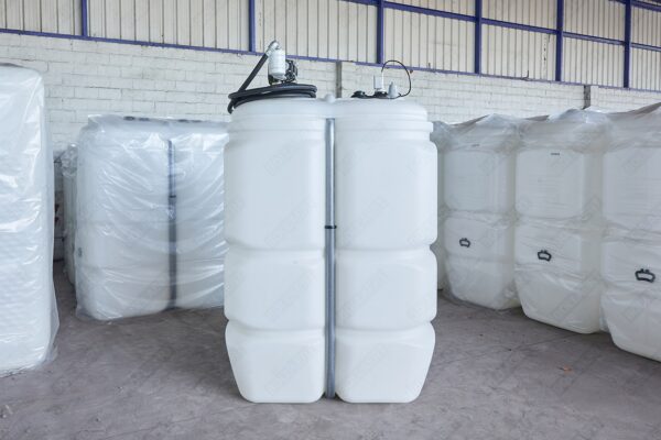 1000 liter kunststof mazouttank met dieselpomp (220V) - 77 cm breed