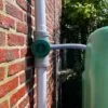 regenwaterfilter aangesloten aan regenwatertank