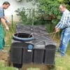 plaatsen-ondergrondse-regenwaterput-met-2-personen - kopie