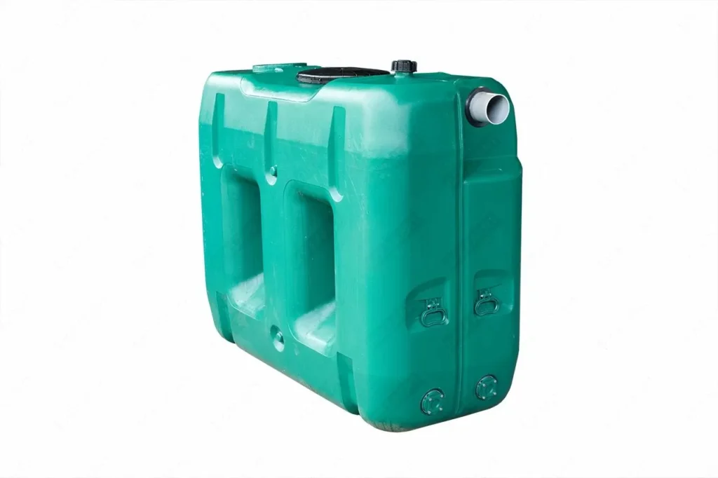 Bovengrondse regenwatertank van 2000 liter als extra voorraad bij lege regenwaterput.