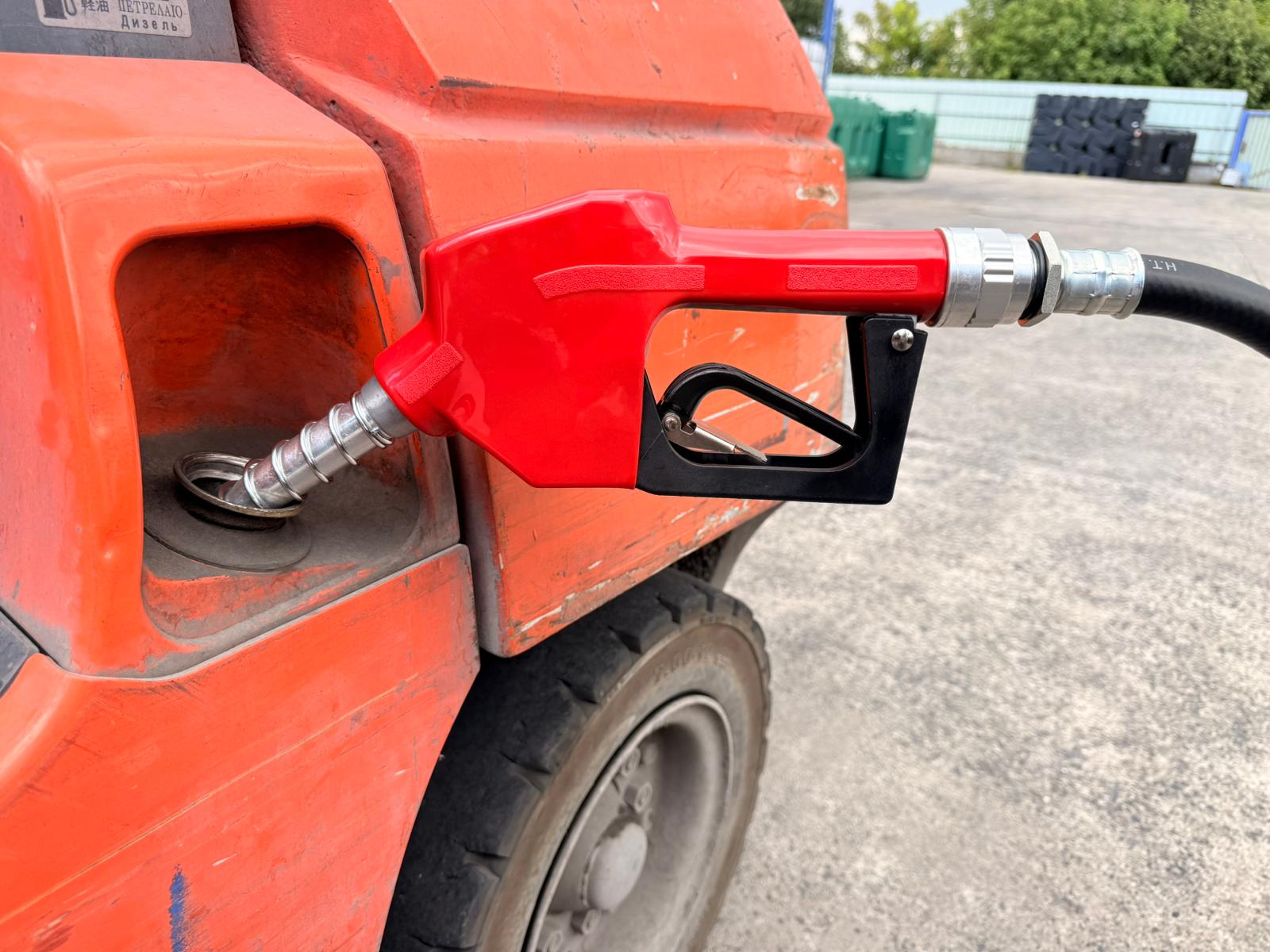 Dubbelwandige mazouttank met pomp, brandstof tanken van een vorkheftruck