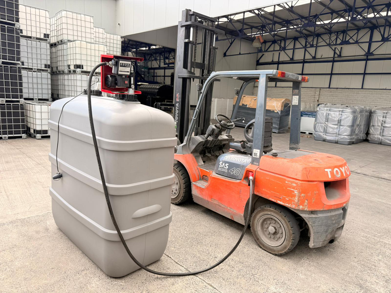 Dubbelwandige mazouttank met pomp, brandstof tanken van een vorkheftruck