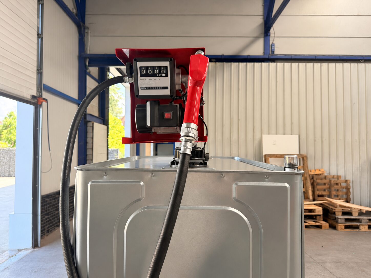 nlmazouttank-verzinkt-1000l-pomp-detail-meter