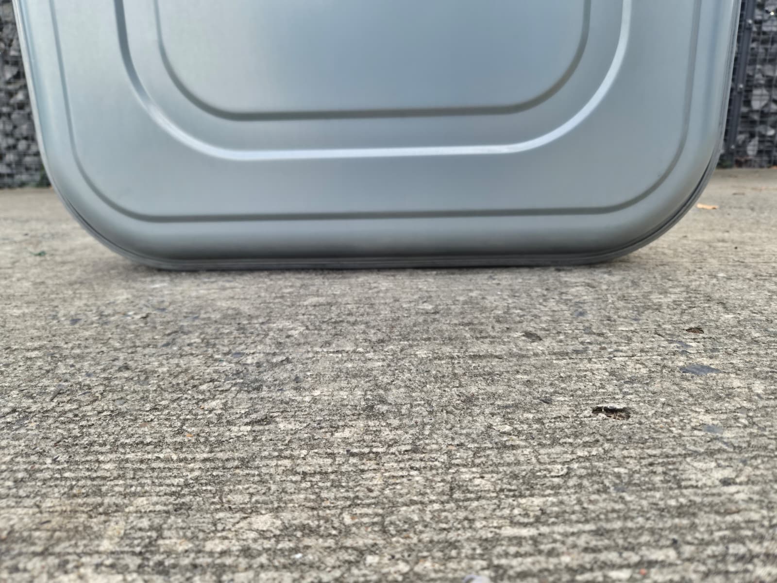 verzinkte-mazouttank-1500l-voorkant-hoekdetail