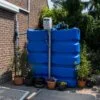 bovengrondse-rechthoekige-watertank-met-pomp-geschikt-voor-drinkbaar-water-2400-liter-voorbeeld-installatie
