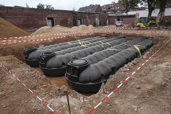 platte-kunststof-regenwaterput-20000-liter-ingegraven