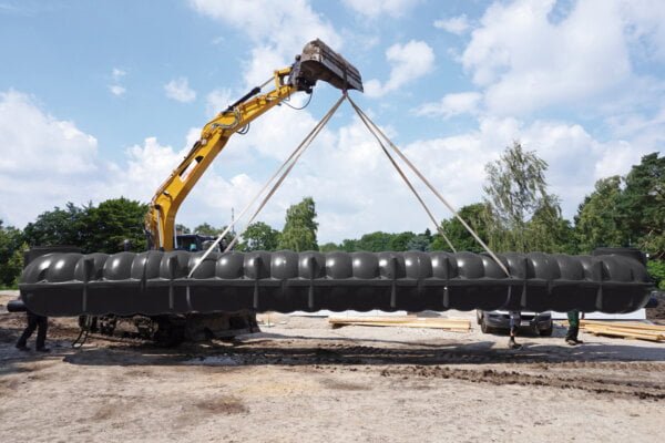platte-kunststof-regenwaterput-20000-liter-plaatsing-2